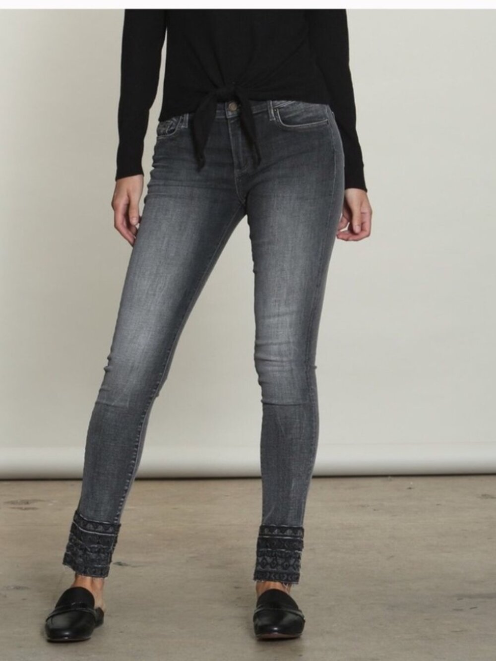 Driftwood Faded Black/Grey Jackie Embroidered Hem Skinny Cropped Jeans Size 29